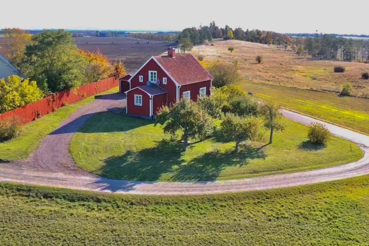 Stubbet - Charming - Newly Remade Villa Vadstena Exterior photo